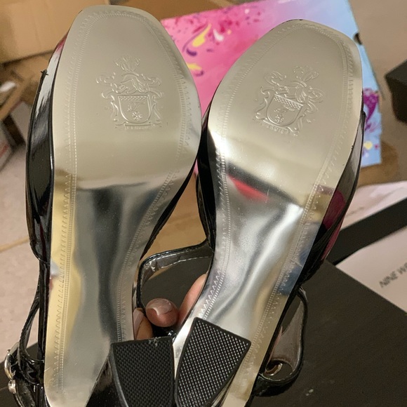 New FERGIE T STRAP HEEL SANDAL - Picture 5 of 8